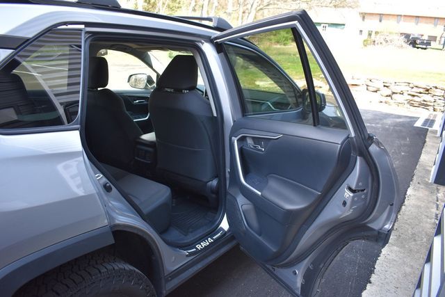 2019 Toyota RAV4 XLE AWD - 23002167 - 42