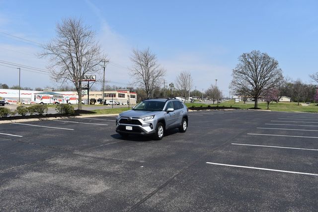 2019 Toyota RAV4 XLE AWD - 23002167 - 44