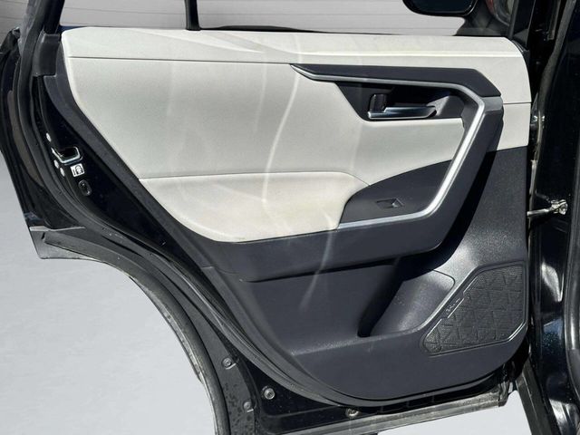 2019 Toyota RAV4 XLE AWD - 22937444 - 16