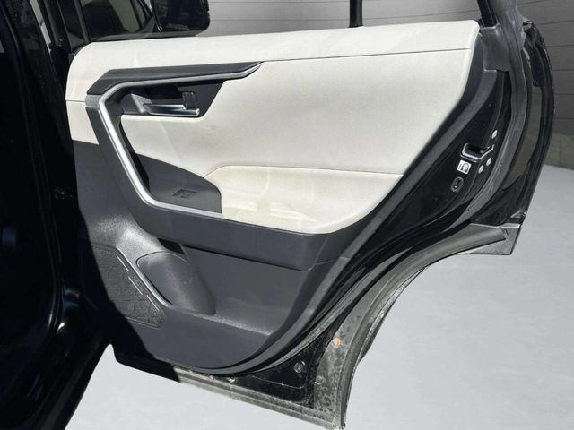 2019 Toyota RAV4 XLE AWD - 22937444 - 21