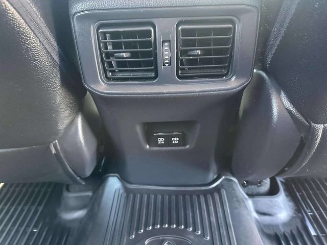 2019 Toyota RAV4 XLE AWD - 22937444 - 24