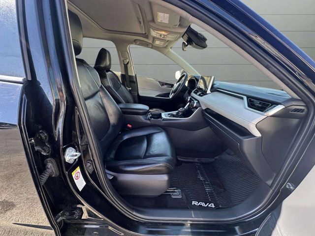 2019 Toyota RAV4 XLE AWD - 22937444 - 28