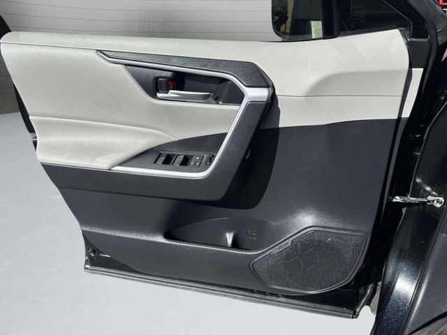 2019 Toyota RAV4 XLE AWD - 22937444 - 8