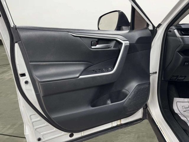 2019 Toyota RAV4 XLE AWD - 22967410 - 9