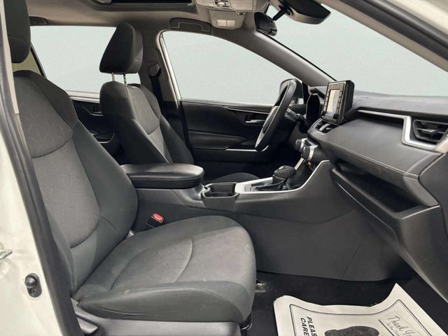 2019 Toyota RAV4 XLE AWD - 22967410 - 21