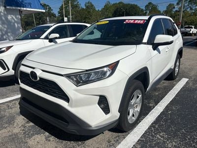 2019 Toyota RAV4 - 2T3P1RFV3KW038582