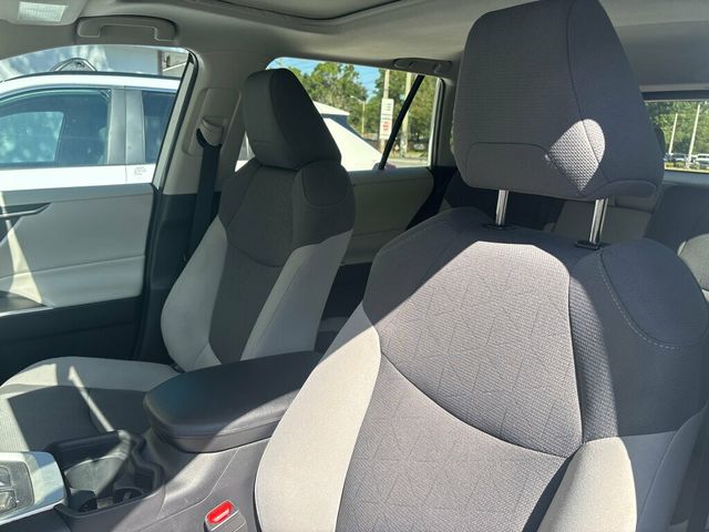 2019 Toyota RAV4 XLE AWD - 22903368 - 9