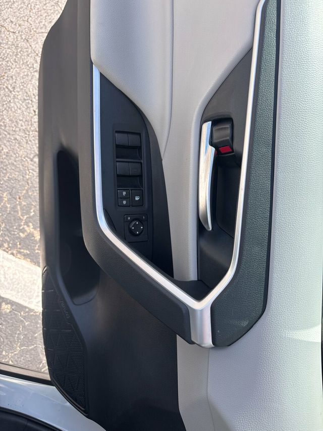 2019 Toyota RAV4 XLE AWD - 22903368 - 14