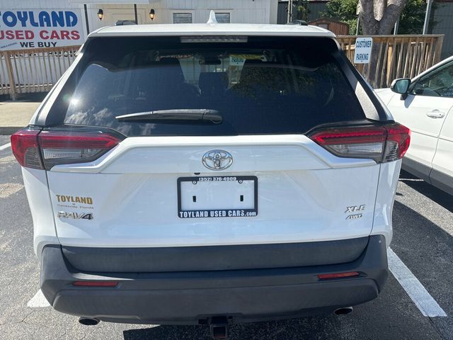 2019 Toyota RAV4 XLE AWD - 22903368 - 17