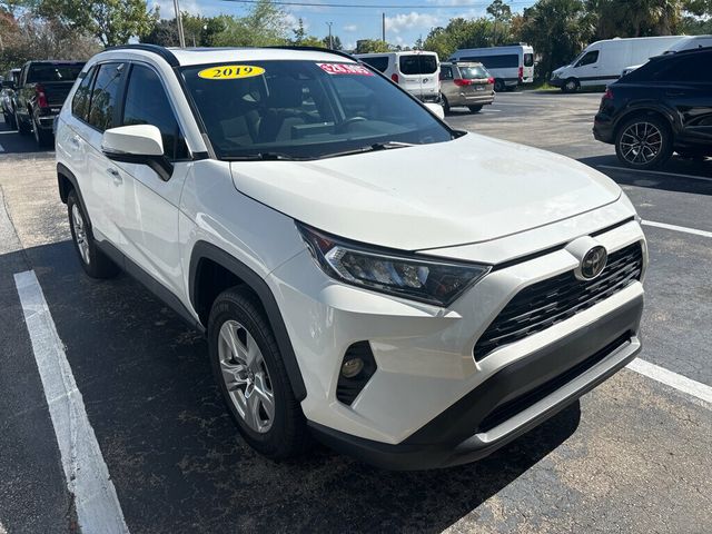 2019 Toyota RAV4 XLE AWD - 22903368 - 2