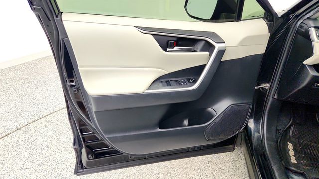 2019 Toyota RAV4 XLE AWD - 23063250 - 10