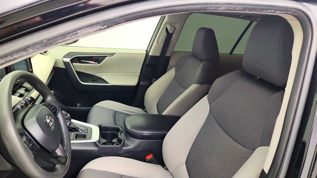 2019 Toyota RAV4 XLE AWD - 23063250 - 19