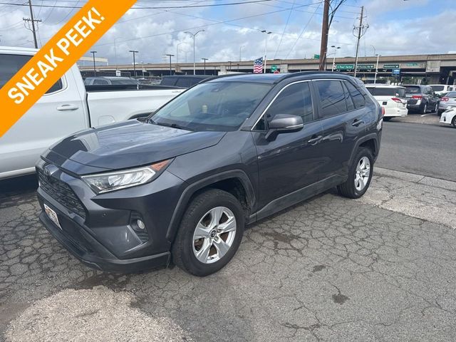 2019 Toyota RAV4 XLE FWD - 22962513 - 0