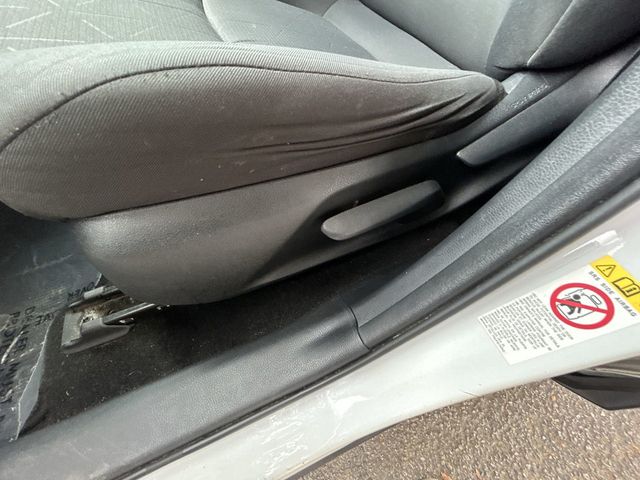 2019 Toyota RAV4 XLE FWD - 22946225 - 12