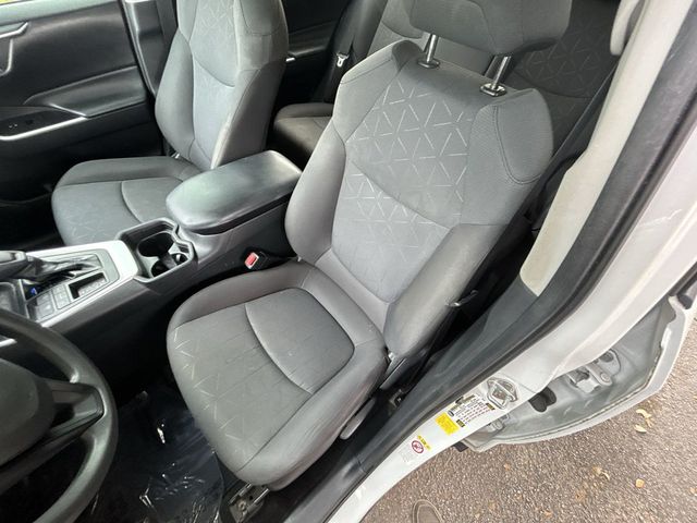 2019 Toyota RAV4 XLE FWD - 22946225 - 13