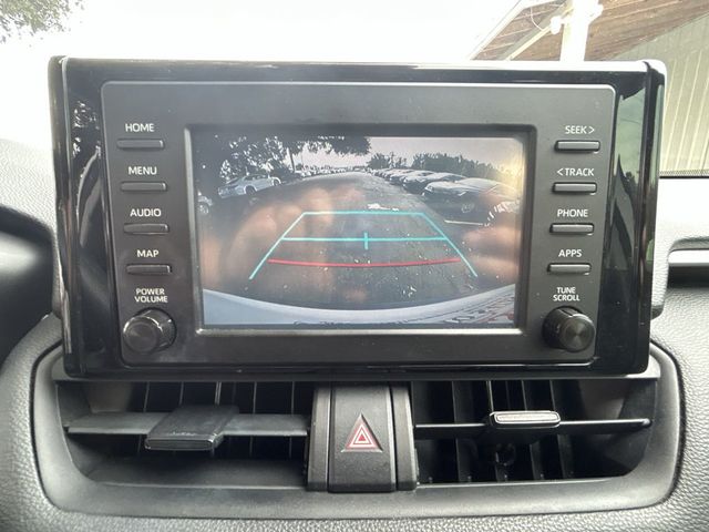 2019 Toyota RAV4 XLE FWD - 22946225 - 17