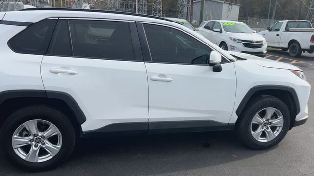 2019 Toyota RAV4 XLE FWD - 22946225 - 8