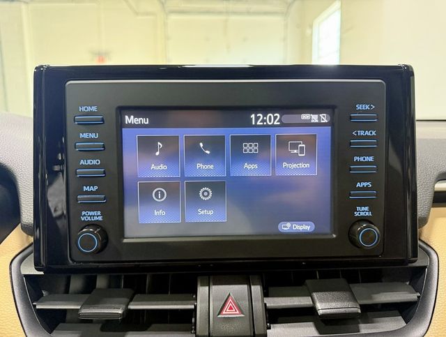 2019 Toyota RAV4 XLE FWD - 22942422 - 18