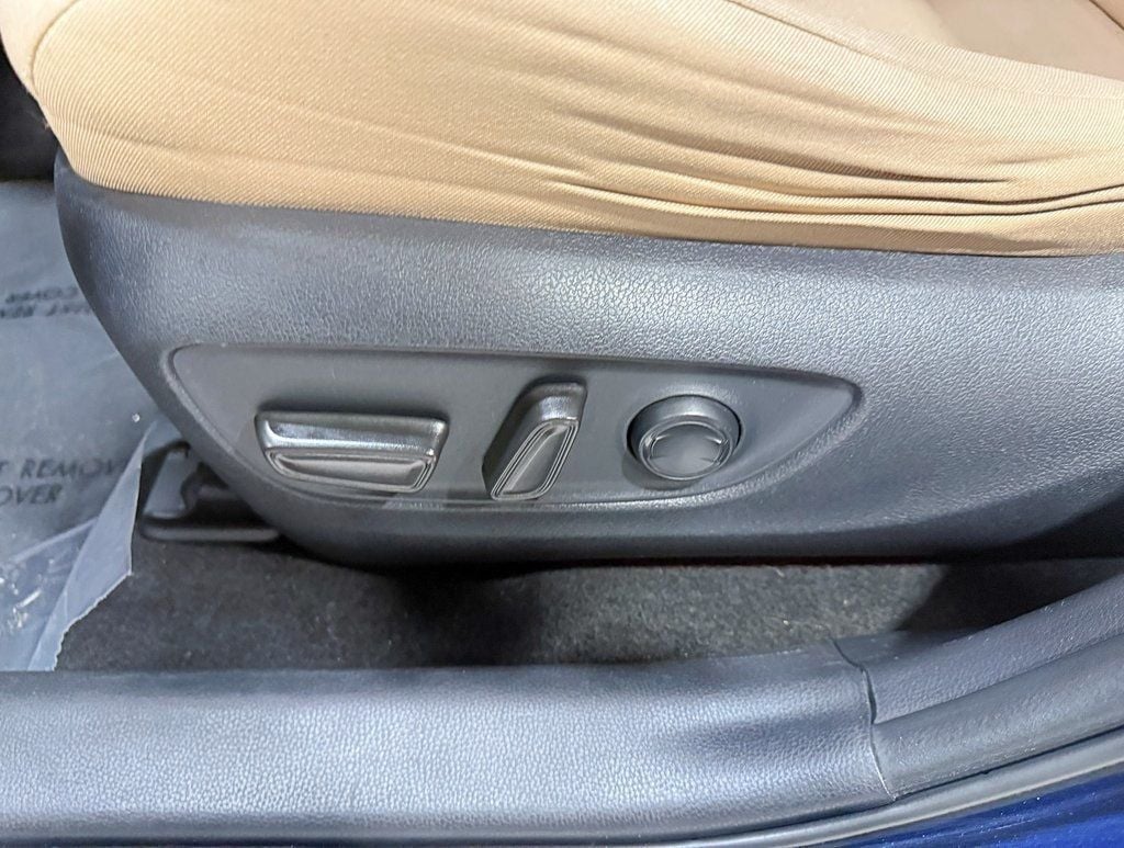 2019 Toyota RAV4 XLE FWD - 22942422 - 27