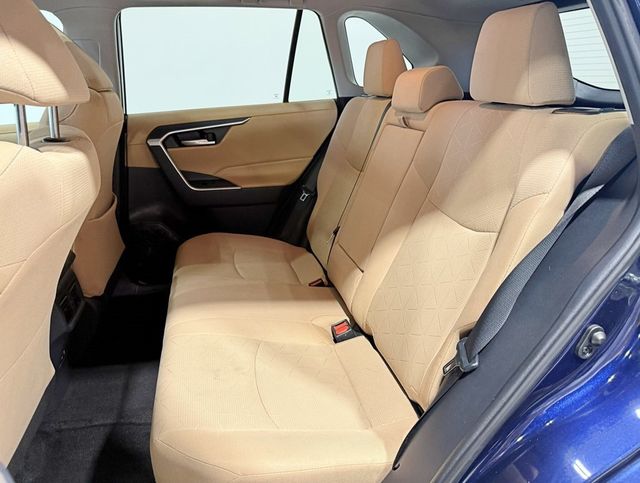 2019 Toyota RAV4 XLE FWD - 22942422 - 32