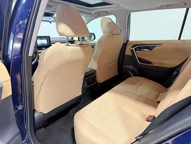 2019 Toyota RAV4 XLE FWD - 22942422 - 33