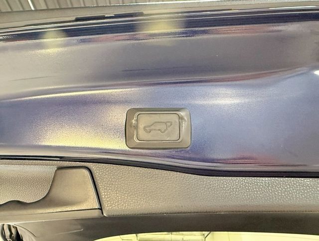 2019 Toyota RAV4 XLE FWD - 22942422 - 37