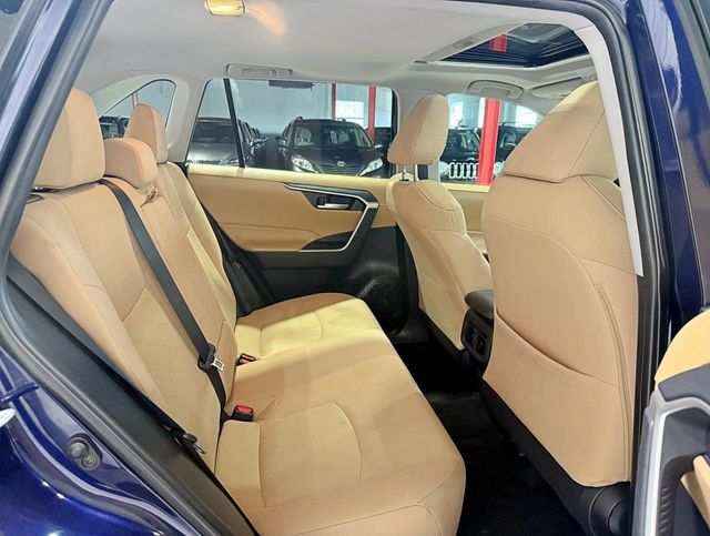 2019 Toyota RAV4 XLE FWD - 22942422 - 38