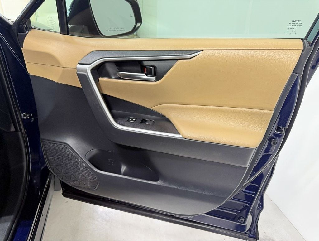 2019 Toyota RAV4 XLE FWD - 22942422 - 41