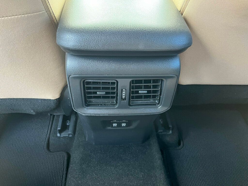2019 Toyota RAV4 XLE photo 10