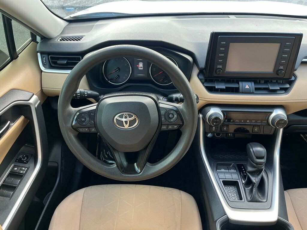 2019 Toyota RAV4 XLE photo 11