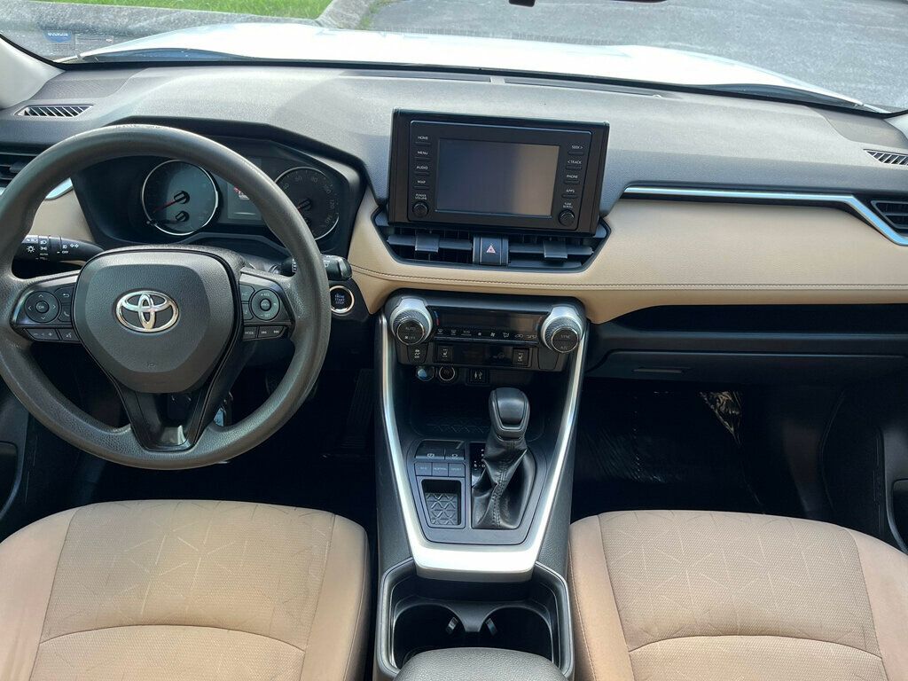 2019 Toyota RAV4 XLE photo 12