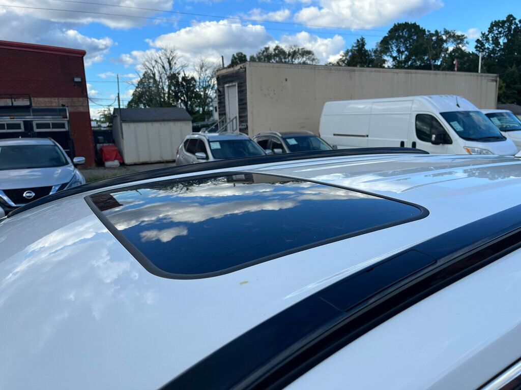 2019 Toyota RAV4 XLE photo 13