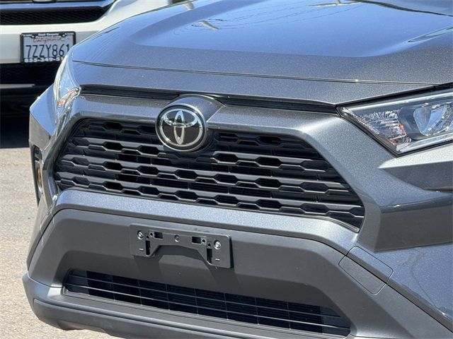2019 Toyota RAV4 XLE FWD - 22431018 - 17