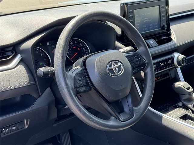 2019 Toyota RAV4 XLE FWD - 22431018 - 24