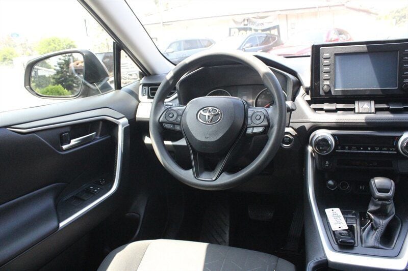 2019 Toyota RAV4 XLE FWD - 22499886 - 10