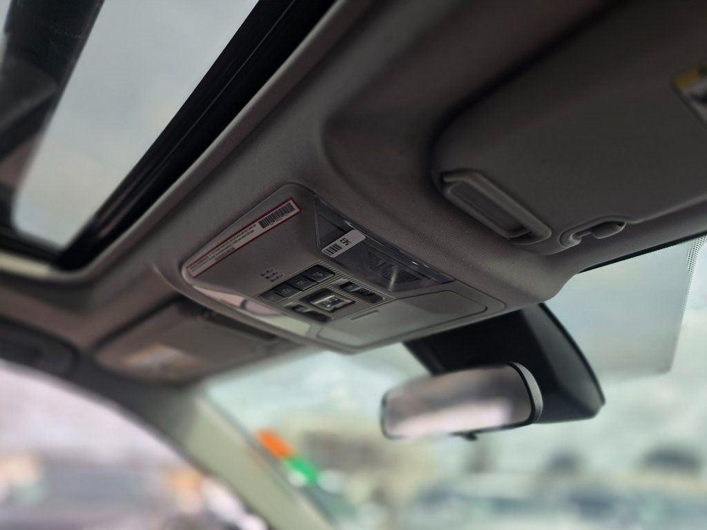 2019 Toyota RAV4 XLE FWD - 22967250 - 10