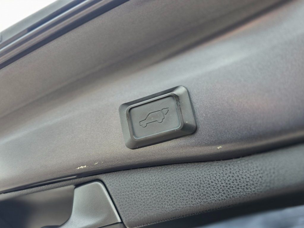 2019 Toyota RAV4 XLE FWD - 22967250 - 12