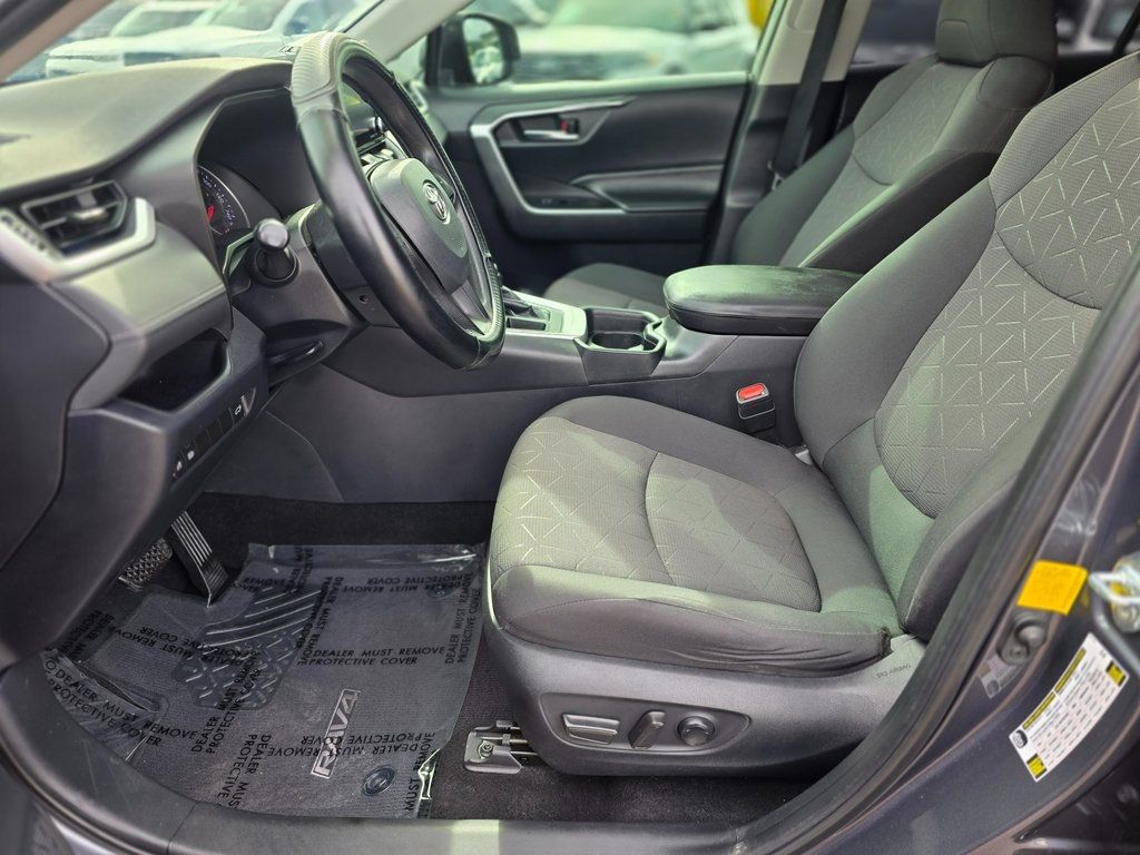 2019 Toyota RAV4 XLE FWD - 22967250 - 14