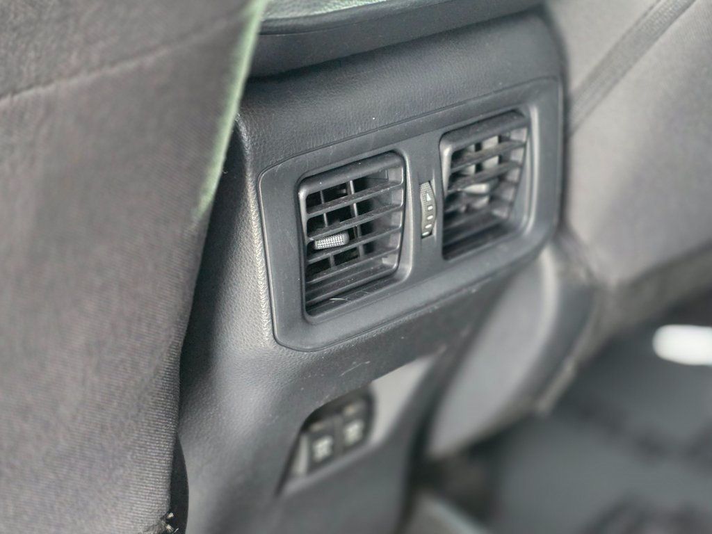 2019 Toyota RAV4 XLE FWD - 22967250 - 19