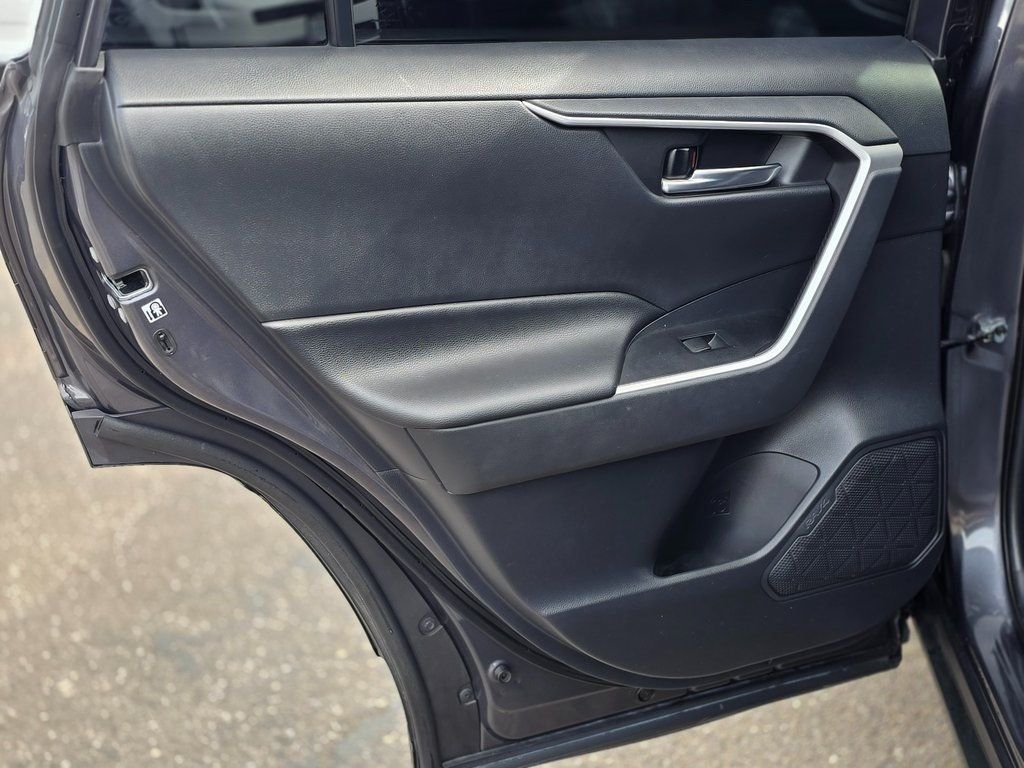 2019 Toyota RAV4 XLE FWD - 22967250 - 20