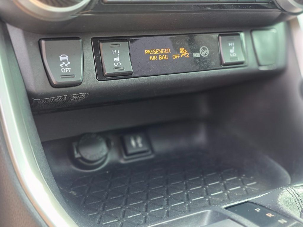 2019 Toyota RAV4 XLE FWD - 22967250 - 30