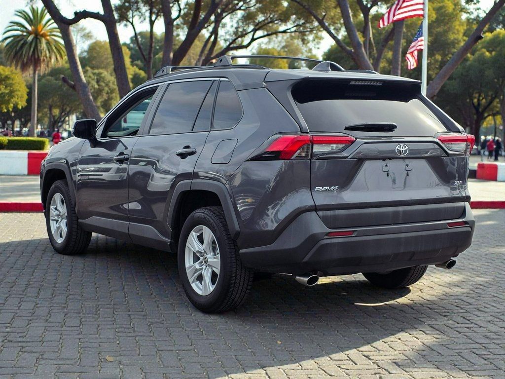 2019 Toyota RAV4 XLE FWD - 22967250 - 3