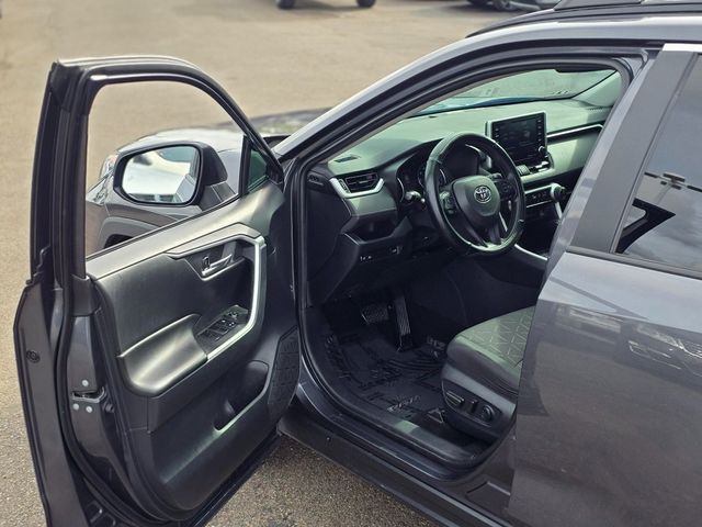 2019 Toyota RAV4 XLE FWD - 22967250 - 41
