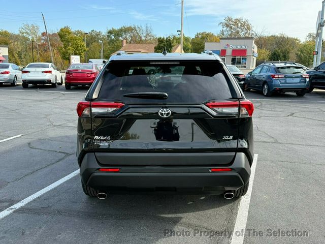 2019 Toyota RAV4 XLE FWD W/MOONROOF, APPLE CAR PLAY & BLINDSPOT - 22939862 - 12