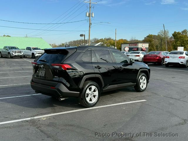 2019 Toyota RAV4 XLE FWD W/MOONROOF, APPLE CAR PLAY & BLINDSPOT - 22939862 - 14