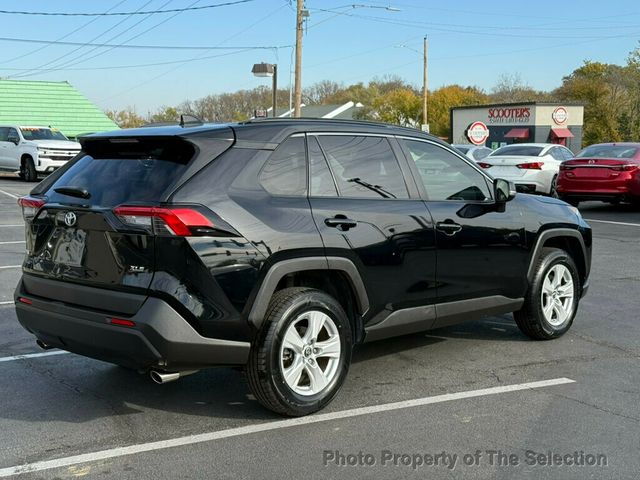 2019 Toyota RAV4 XLE FWD W/MOONROOF, APPLE CAR PLAY & BLINDSPOT - 22939862 - 15