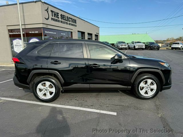 2019 Toyota RAV4 XLE FWD W/MOONROOF, APPLE CAR PLAY & BLINDSPOT - 22939862 - 16