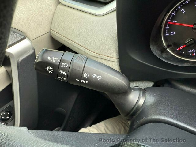 2019 Toyota RAV4 XLE FWD W/MOONROOF, APPLE CAR PLAY & BLINDSPOT - 22939862 - 21