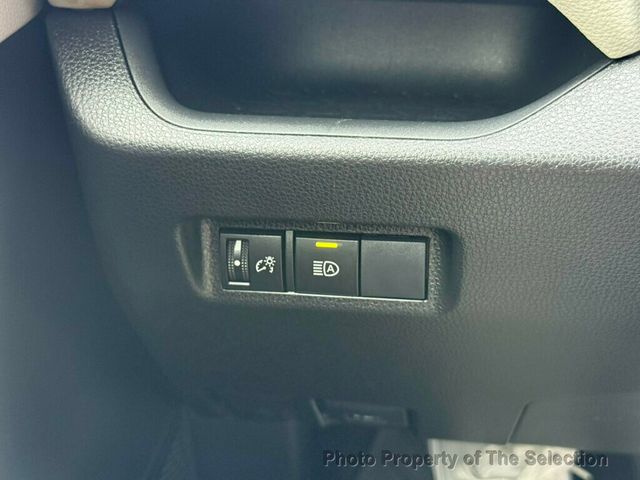 2019 Toyota RAV4 XLE FWD W/MOONROOF, APPLE CAR PLAY & BLINDSPOT - 22939862 - 32