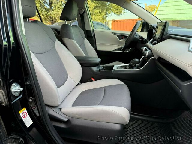 2019 Toyota RAV4 XLE FWD W/MOONROOF, APPLE CAR PLAY & BLINDSPOT - 22939862 - 42